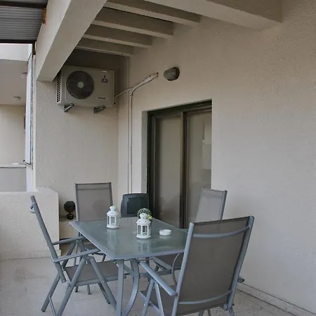 Les Palmiers City Center House * لارنكا
